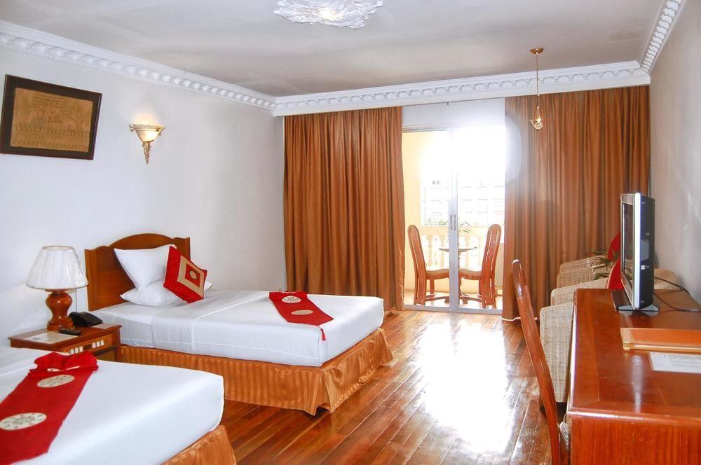 Goldiana Angkor Hotel Siem Reap Exterior foto