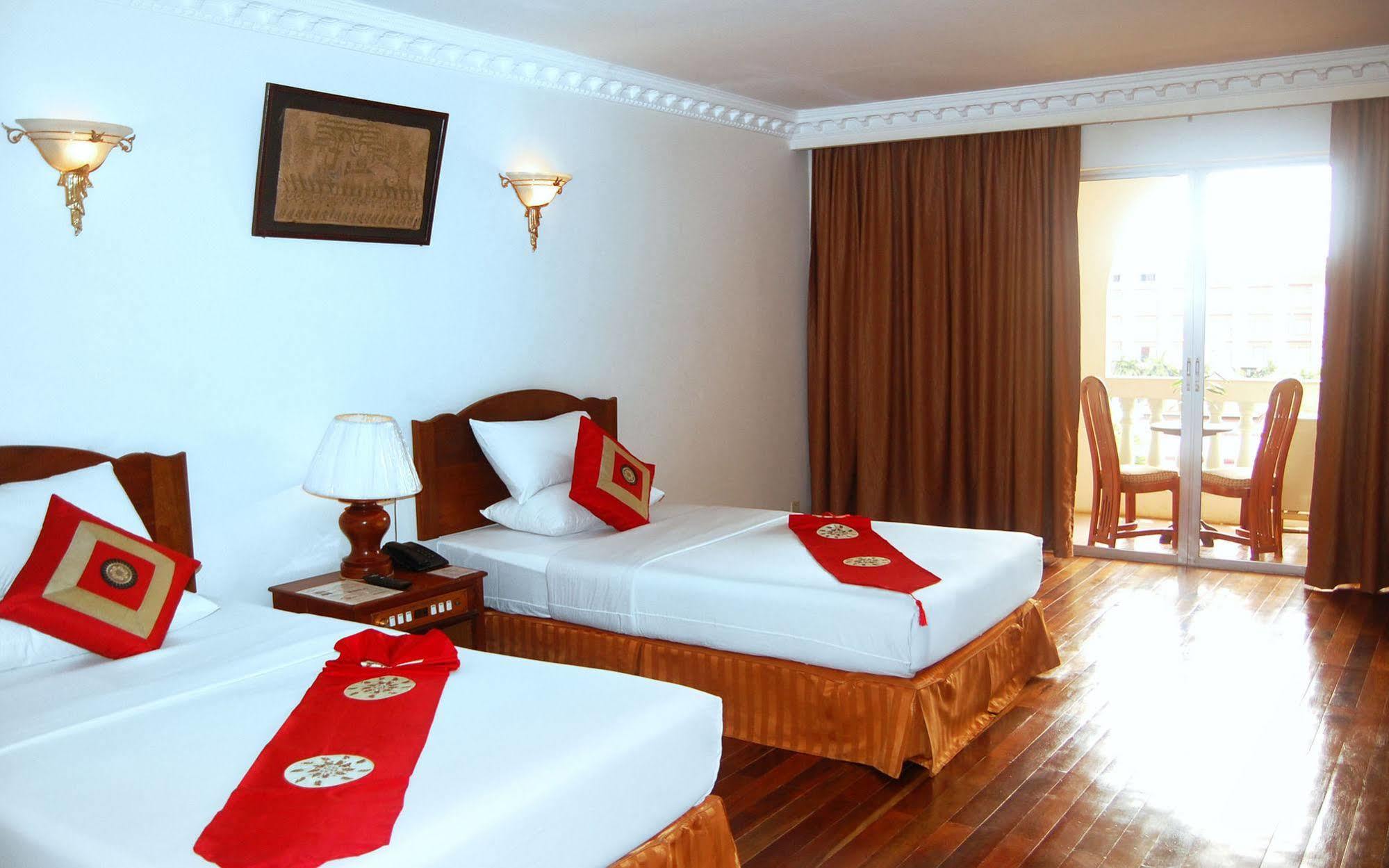 Goldiana Angkor Hotel Siem Reap Exterior foto