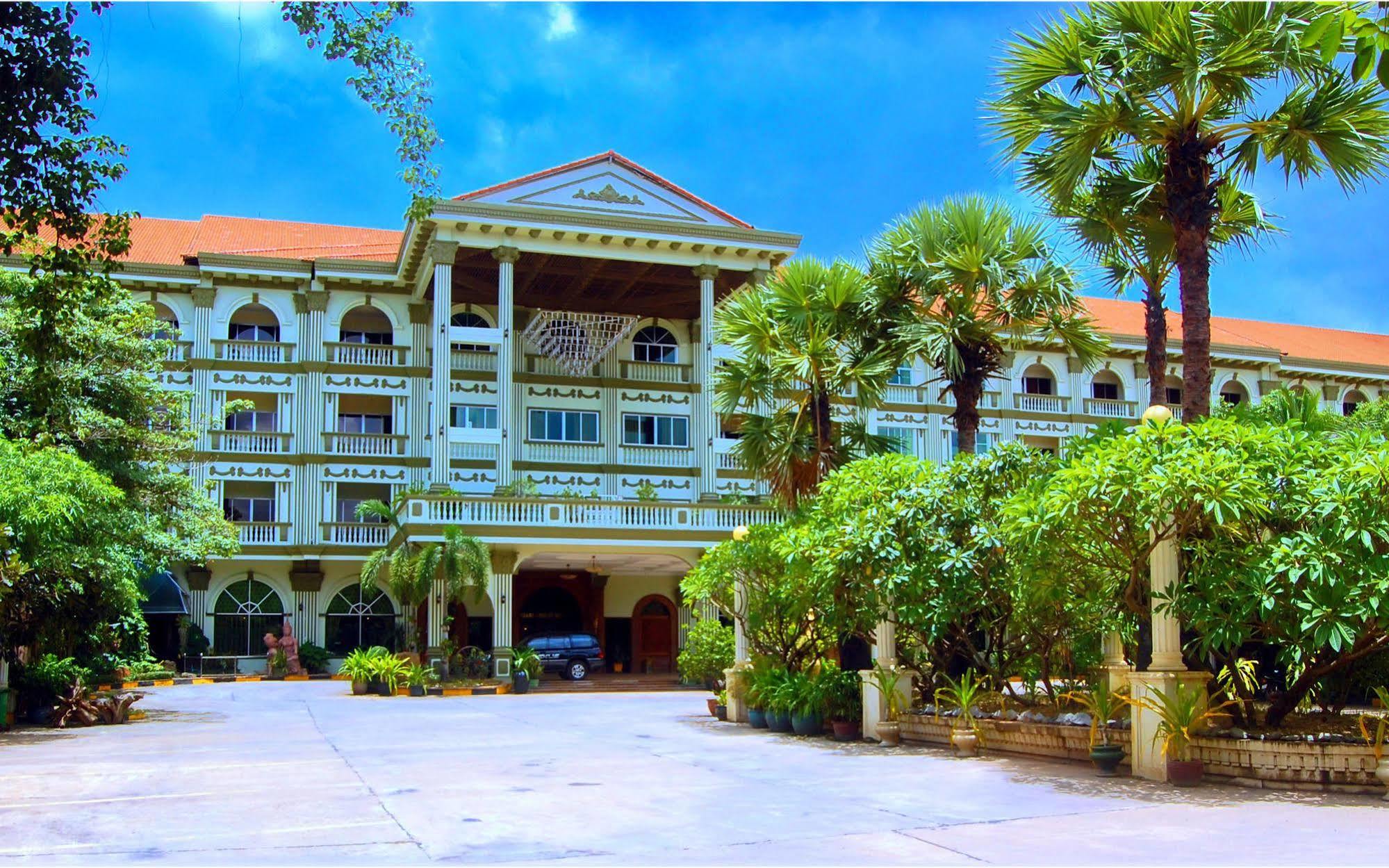 Goldiana Angkor Hotel Siem Reap Exterior foto